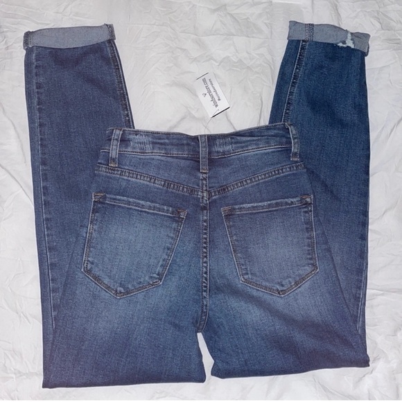 Mom Jeans - Picture 3 of 3